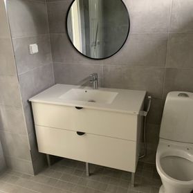 Uusi remontoitu kylpyhuone