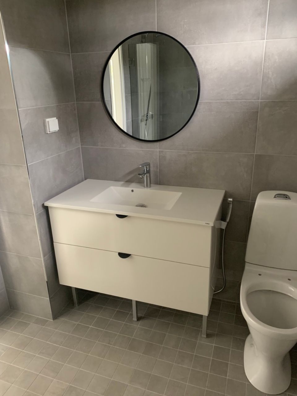 Uusi remontoitu kylpyhuone